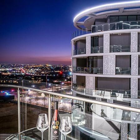 Apartamento Ekhaya At Ellipse Waterfall City Midrand Exterior foto